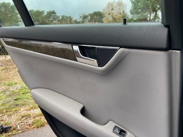 Mercedes Klasa C W204 2008 Mercedes-Benz Klasa C Mercedes-Benz C220 Automat Jeden Wlasciciel Niski Pr, zdjęcie 27