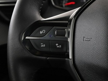 Peugeot 2008 II SUV 1.2 PureTech 100KM 2023 Peugeot 2008 Navi Czujniki parkowania Klimatyzacja, zdjęcie 31
