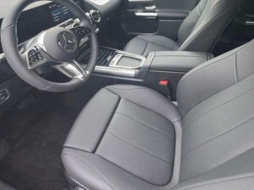 Mercedes GLA II Off-roader Facelifting 2.0 220 190KM 2025 MERCEDES-BENZ GLA 220 4-Matic AMG Line 2.0 (190KM) 2025, zdjęcie 3