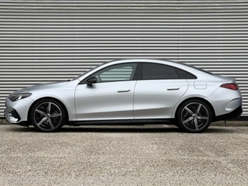 Mercedes CLA C118/X118 2025 MERCEDES-BENZ CLA 200 AMG Line Sedan 1.5 (163KM) 2025, zdjęcie 2