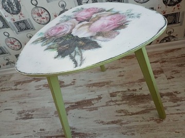 РАСКРАСЕННЫЙ СТОЛ, РОЗЫ, ШАББИ ШИК