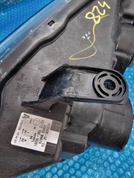 NISSAN ALMERA LAMPA PRZEDNIA PRAWA