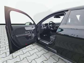 Mercedes Klasa A W177/V177 2023 Mercedes-Benz Klasa A A 250 e AMG MULTIBEAM LED Panorama Burmester Ni, zdjęcie 8