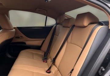 Lexus ES VII (XV70) Sedan Facelifting 300h 218KM 2023 Lexus ES 300h Business Edition 2.5 Hybryda 218KM, zdjęcie 15