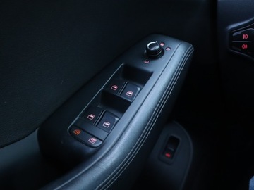 Audi Q5 I SUV 2.0 TDI 170KM 2010 Audi Q5 2.0 TDI, Salon Polska, 167 KM, 4X4, zdjęcie 16