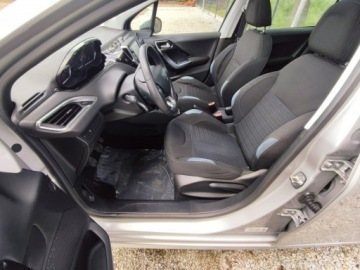 Peugeot 208 I Hatchback 3d 1.2 VTI 82KM 2012 Peugeot 208 panorama,klimatronic, zdjęcie 29