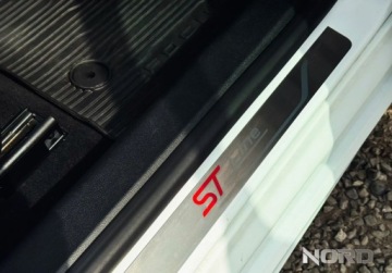 Ford Focus IV Kombi 1.5 EcoBlue 120KM 2021 Ford Focus Bezwypadkowy, FV23, St-line, KredytowanieLeasing, gwarancja 12m, zdjęcie 10