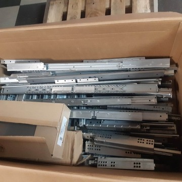 Akcesoria meblowe około 3 palet