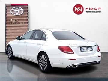 Mercedes Klasa E W213 Limuzyna 2.0 220d 194KM 2017 Mercedes-Benz Klasa E 220 d 4-Matic Exclusive W213, zdjęcie 2
