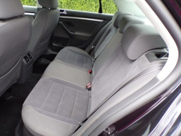 Volkswagen Jetta V 1.6 FSI 115KM 2006 VOLKSWAGEN JETTA 1.6 BENZ ZAMIANA Z NIEMIEC, zdjęcie 8