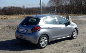 Peugeot 208 I Hatchback 5d Facelifting 1.2 PureTech 82KM 2018 Peugeot 208 1.2 83KM LIFT Niski przebieg Bez korozji Klima Android Auto Mi, zdjęcie 4