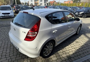 Hyundai i30 I Hatchback 1.4 109KM 2010 Hyundai i30 Rej.03.2011 1,4 109KM LPG Klimatronik 1.4 BenzynaLPG 109KM, zdjęcie 5