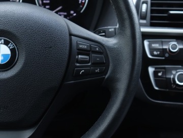 BMW Seria 1 F20-F21 Hatchback 5d Facelifting 2017 118i 136KM 2019 BMW 1 118i, Salon Polska, Klima, Klimatronic, zdjęcie 22