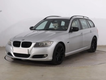 BMW Seria 3 E90-91-92-93 Touring E91 2.0 320i 170KM 2010 BMW 3 320 i, Skóra, Navi, Klima, Klimatronic, zdjęcie 1