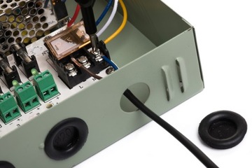 БЛОК ПИТАНИЯ CCTV 12В 15А МАКС. 9 КАМЕР НАБЛЮДЕНИЯ