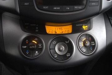 Toyota RAV4 III MPV Facelifting 2.0 Valvematic 158KM 2011 Toyota RAV 4 2.0 VVT-i, GAZ, Klima, Klimatronic, zdjęcie 17