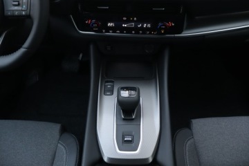 Nissan Qashqai III Crossover Facelifting 1.3 DIG-T MHEV 158KM 2025 Nissan Qashqai 1.3 DIG-T MHEV, 1. Właściciel, zdjęcie 15