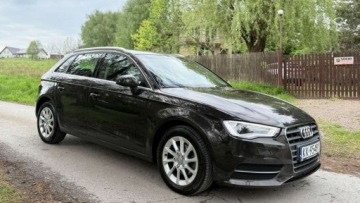 Audi A3 8V Hatchback 3d 1.2 TFSI 110KM 2015 Audi A3 Sportback Audi A3 Sportback 1.2 TFSI Attraction S tronic 1.2 110KM, zdjęcie 4