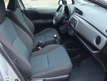 Toyota Yaris III Hatchback 5d 1.33 Dual VVT-i 99KM 2012 Toyota Yaris 1.33 Dual VVT-i, Salon Polska, zdjęcie 8