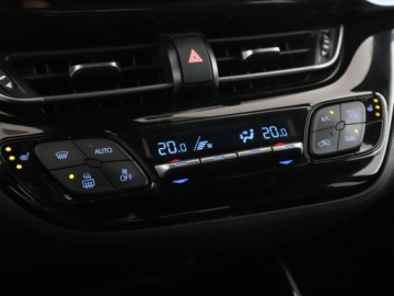 Toyota C-HR I Crossover Facelifting 1.8 Hybrid 122KM 2020 Toyota C-HR lift niski przebieg navi kamera grzane, zdjęcie 25