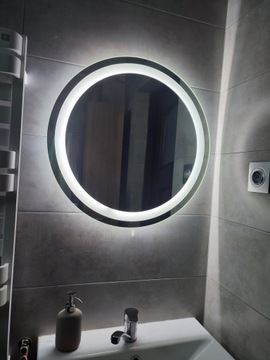 LUSTRO OKRĄGŁE PODŚWIETLANE LED fi 70cm ŁAZIENKOWE