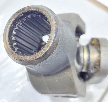 Suzuki Intrumer VZR 1800 крестовина карданного вала