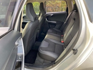 Volvo XC60 I SUV 2.0 D3 163KM 2010 Volvo XC 60 LEDY AUTOMAT NAWIGACJA TEMPOMAT PARKTRONIC163 KONIE ZAREJESTRO, zdjęcie 5