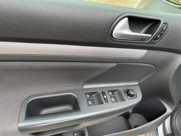 Volkswagen Golf V Hatchback 1.4 80KM 2006 Volkswagen Golf V, zdjęcie 17