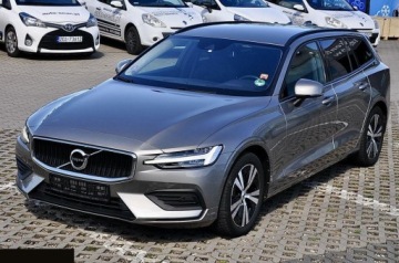 Volvo V60 II  2020 Volvo V60 B3 B Geartronic Momentum 163KM 2020r, zdjęcie 3