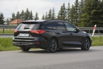 Ford Focus IV Kombi 1.0 EcoBoost 125KM 2019 Ford Focus 1.0EcoBoost STLine doinwestowany hak, zdjęcie 6