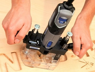 Набор из 7 фрез 660 DREMEL в деревянном футляре.