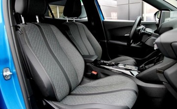 Peugeot 2008 II SUV Facelifting 1.2 PureTech 130KM 2024 Peugeot 2008 PureTech 130 Allure SS EAT8 2024 Polift SalonPLGwarancja od, zdjęcie 15