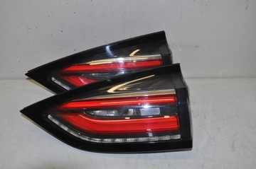 LAMPA TYLNA PRAWA ESPACE V 265507870R
