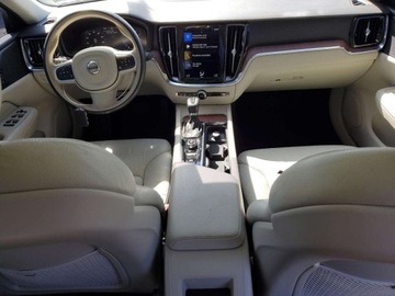 Volvo S60 III 2021 Volvo S60 T5 Momentum 2021 2.0l 2.0 Benzyna 250KM, zdjęcie 8