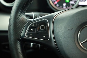 Mercedes Klasa E W213 Limuzyna 2.0 220d 194KM 2017 Mercedes E E 220 d, Salon Polska, 191 KM, Automat, zdjęcie 13