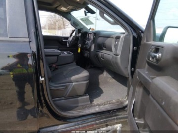 Chevrolet Silverado II 2021 Chevrolet Silverado Short Bed Custom 2021 2.7 Benzyna 310KM, zdjęcie 10