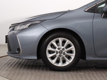 Toyota Corolla XII Sedan 1.5 VVT-i 125KM 2022 Toyota Corolla 1.5 VVT-i, Salon Polska, zdjęcie 14