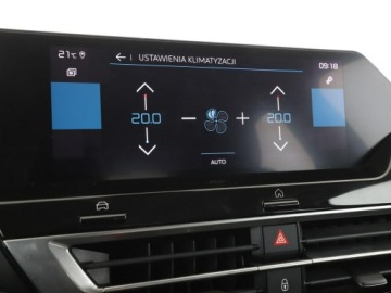 Citroen C4 III SUV 1.2 PureTech 130KM 2021 Citroen C4 PDC klima-auto. Bluetooth tempomat, zdjęcie 25