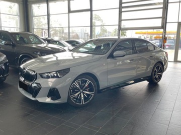 BMW Seria 5 G90-91 Touring 2.0 520d 197KM 2025 BMW Seria 5 520d xDrive Sport Sedan 2.0 (197KM) 2025, zdjęcie 4