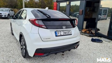 Honda Civic IX Hatchback 5d Facelifting 1.4 i-VTEC 100KM 2016 Honda Civic 1.4Benz manual Navi Kamera climatronic biala perla 1.3 99KM, zdjęcie 5