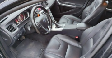 Volvo V60 I Kombi Facelifting 2.0 D4 DRIVE-E 190KM 2016 Volvo V60 2.0D 190 kM Klima Grzana Kanapa Skora Navi Bluetooth Xenon GWARA, zdjęcie 5