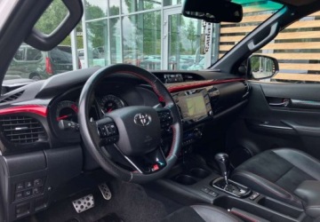 Toyota Hilux VIII Podwójna kabina Facelifting 2.8 D-4D 204KM 2022 Toyota Hilux Toyota Hilux 2.8 D-4D Double Cab GR Sport 4x4 2.8 Diesel 204KM, zdjęcie 38
