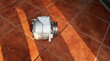 ALTERNATOR 24 V 28 V 80A CIĄGNIK KOMBAJN ŁADOWARKA