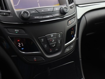 Opel Insignia I Sports Tourer Facelifting 2.0 CDTI ECOFLEX 120KM 2015 Opel Insignia 2.0 CDTI, Skóra, Klima, Klimatronic, zdjęcie 17