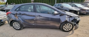 Hyundai i30 II Hatchback 5d 1.4 MPI 100KM 2015 Hyundai i30 2015r, 1.4 Benzyna. Uszkodzony prawy bok i tyl. Jezdzi. 1.4, zdjęcie 17