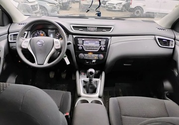 Nissan Qashqai II Crossover 1.2 DIG-T 115KM 2015 Nissan Qashqai 2015r, Salonowy, 1.2 Benzyna. Uszkodzony. Poobijany. Jezdzi., zdjęcie 5