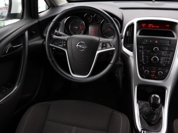 Opel Astra J GTC 1.7 CDTI ECOTEC 110KM 2013 Opel Astra 1.7 CDTI, Klima, Klimatronic, Tempomat, zdjęcie 6