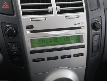 Toyota Yaris II Hatchback 5d 1.3 i VVT-i 86KM 2008 Toyota Yaris 1.3 VVT-i, Salon Polska, Klima, zdjęcie 12