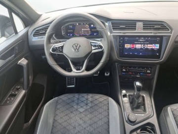 Volkswagen Tiguan II SUV Facelifting 2.0 TDI 200KM 2022 Volkswagen Tiguan R-line, Dach Panoramiczny, DCC, Hak, Matrix, Head-Up, Ka, zdjęcie 9