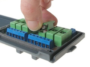 РАЗЪЕМ РАЗДЕЛИТЕЛЯ МОЩНОСТИ LZ-6 6 ВЫХОДОВ 12 В